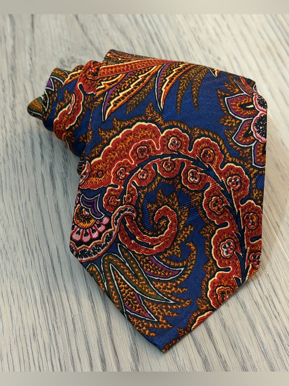 NEW BURBERRY LONDON Vintage 100% SILK Bold Paisley Print Tie Made In Italy $245
